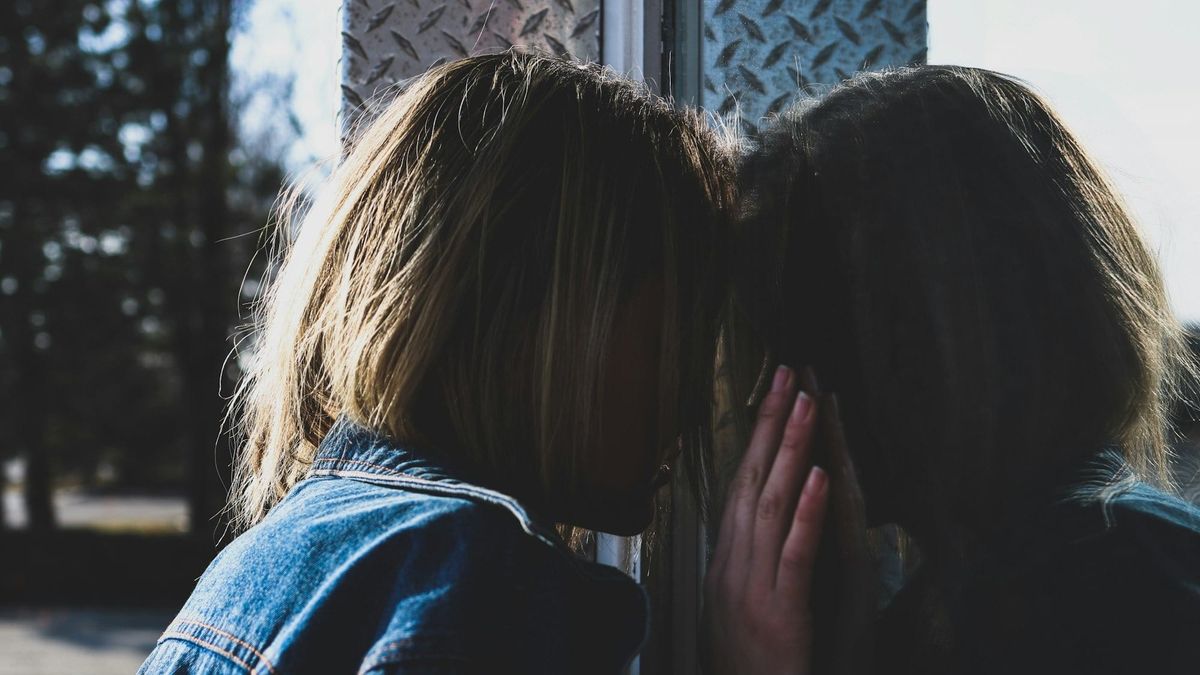 В Сокулуке девять парней год насиловали 13-летнюю девочку: милиция бездействует, омбудсмен помог с адвокатом