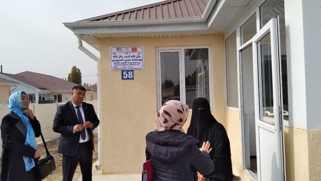 Госстрой недоволен качеством строительства домов социального городка в Таласе