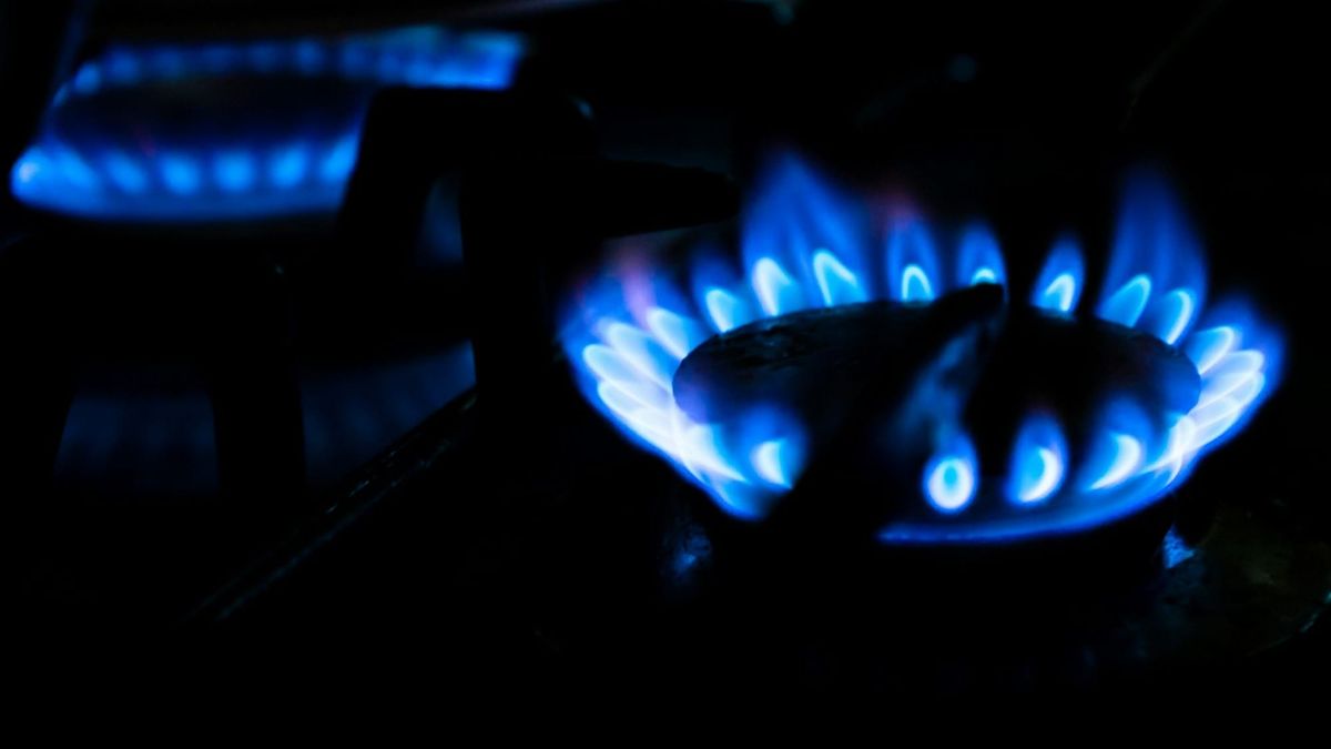С 20 апреля неплательщикам в КР приостановят подачу газа