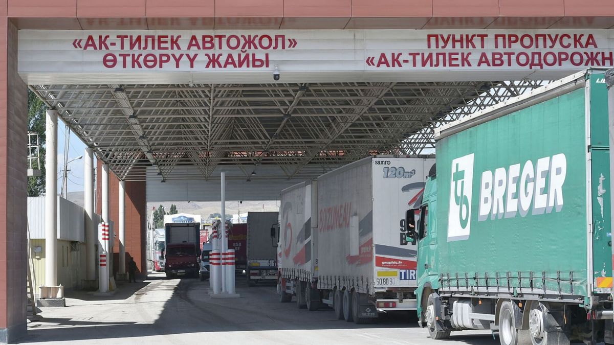 Казахстан выведет добросовестных грузоперевозчиков Кыргызстана из системы управления рисками на КПП