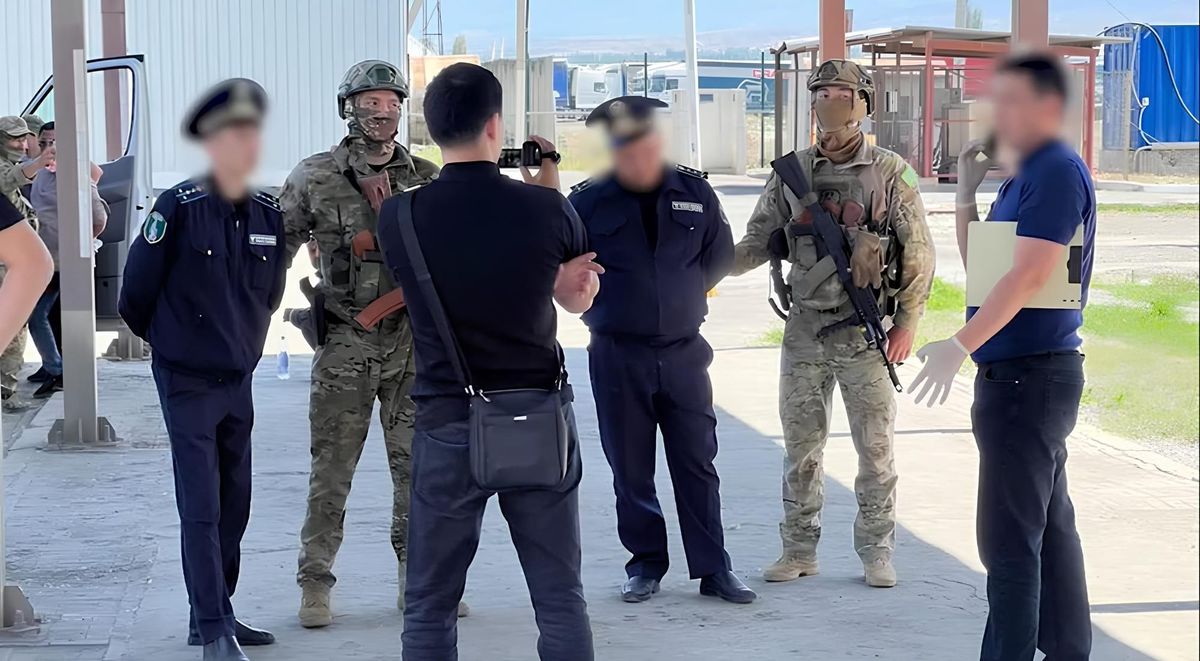 ГКНБ задержал капитана Таможенной службы за вымогательство взяток