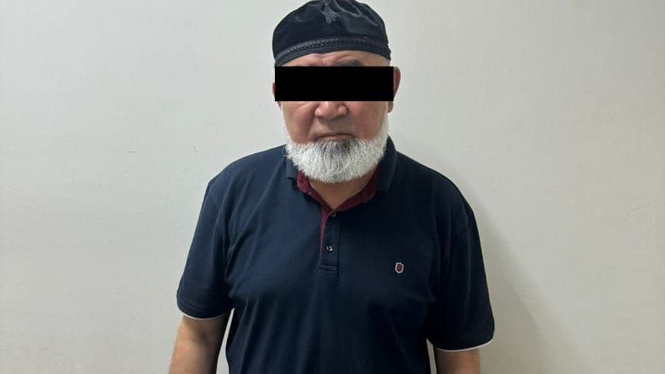Директор стоматологии в Кемине незаконно начислял зарплаты — его задержали