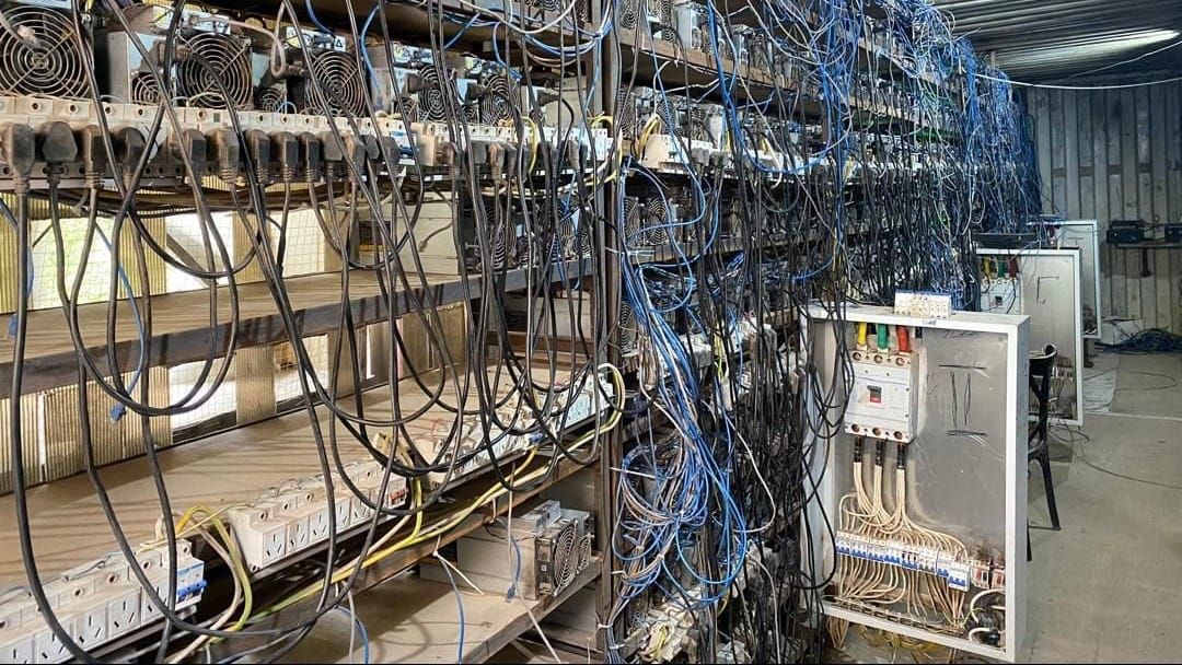 В Ошской области нелегально работали две майнинг-фермы