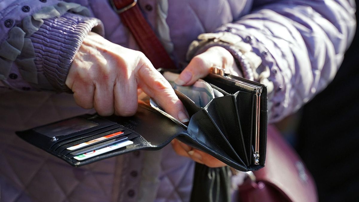 В КР за полгода почти 34 тысячам граждан назначили пенсии