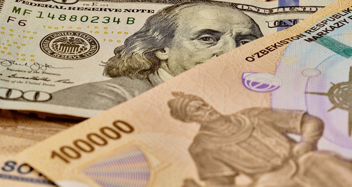Курс доллара в Узбекистане достиг минимального уровня с середины марта