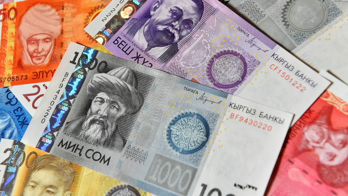 Сом подешевел ко всем валютам — курс НБ КР на 6 августа