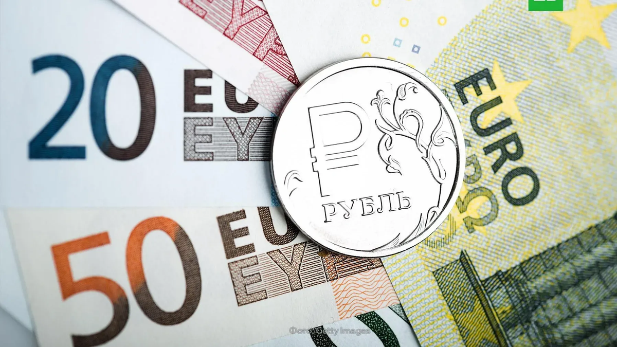 Евро вырос до 95 сомов, рубль ослаб на 1.5% — курс НБ КР на 22 августа