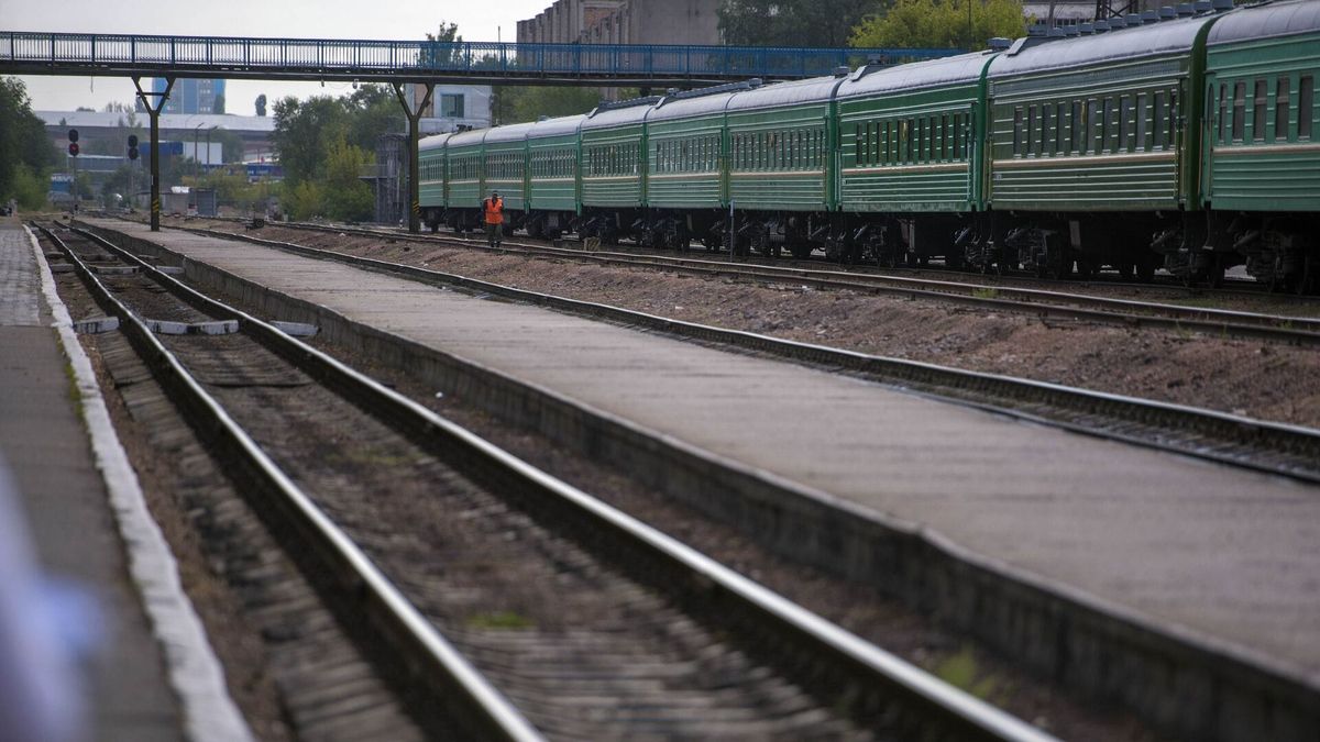 До 2022 года железные дороги были убыточными и накопили 0.5 млрд сомов долга – Жапаров