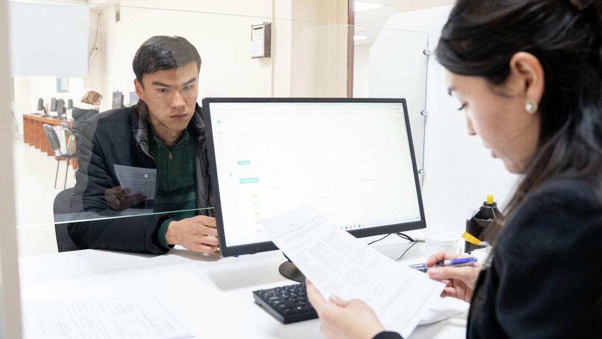 Налоговая служба КР упростила формы отчета по налогу с продаж