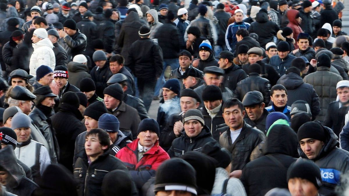 Две компании не получили разрешения на трудоустройство кыргызстанцев в России и Польше