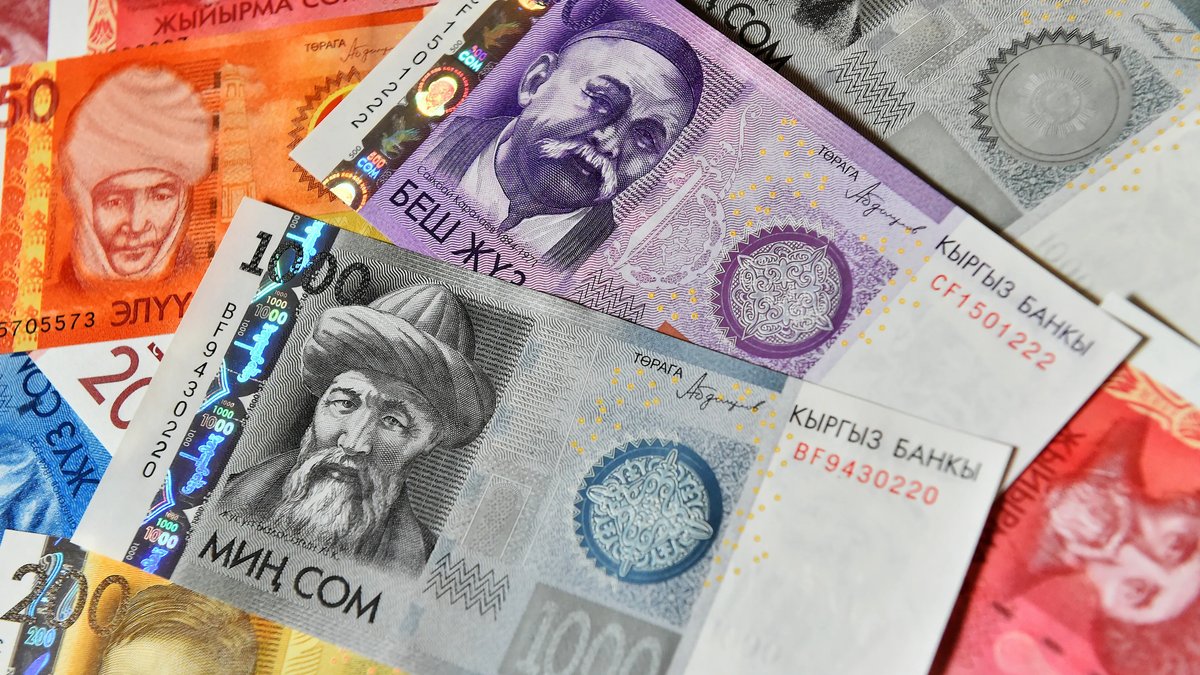 В Бишкеке 1581 малоимущей семье выплатили денежную компенсацию