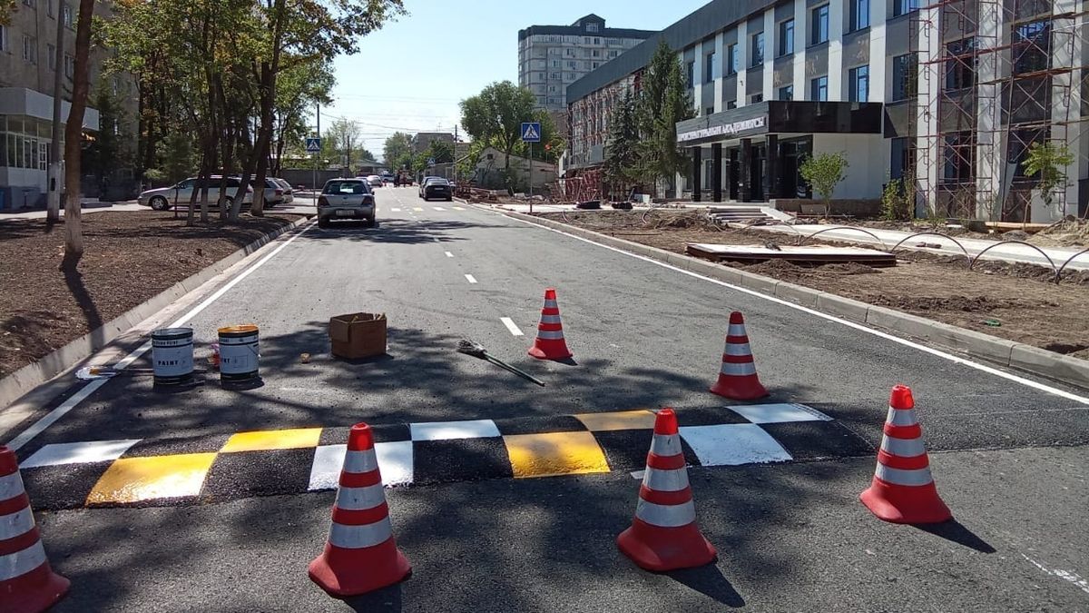В Бишкеке завершили обновление асфальта на улице Белорусской