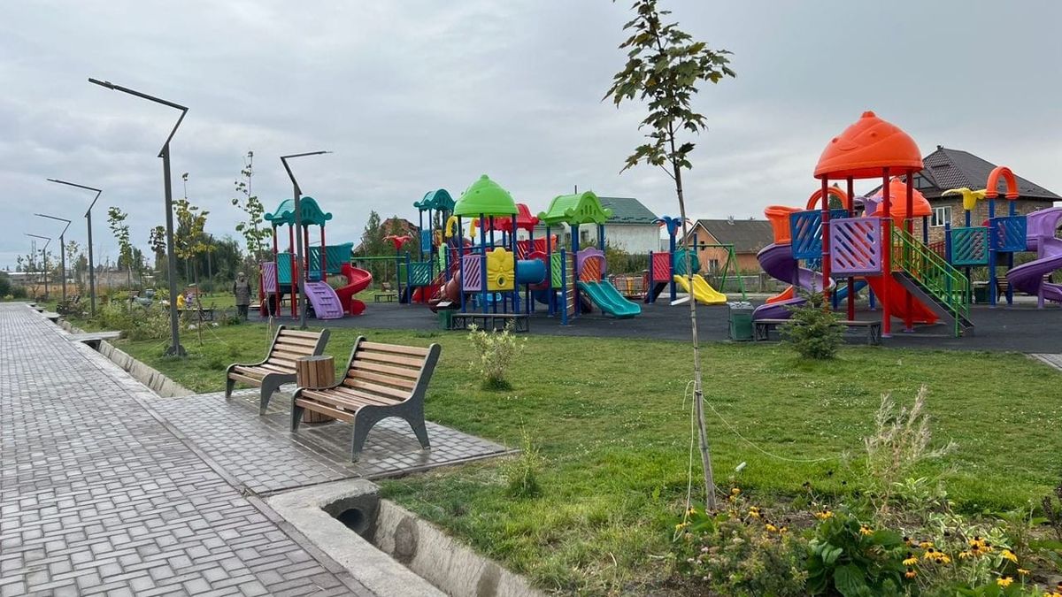 В столичном жилмассиве «Ак-Орго» достроили новый сквер