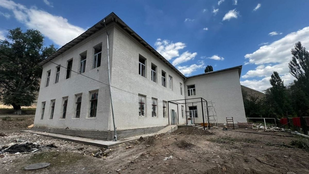 В больнице Мин-Куша проводят капремонт за 33 млн сомов