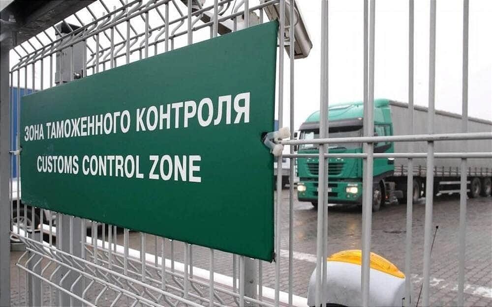В таможне Оша выявили факт занижения стоимости товаров на 1.9 млн сомов