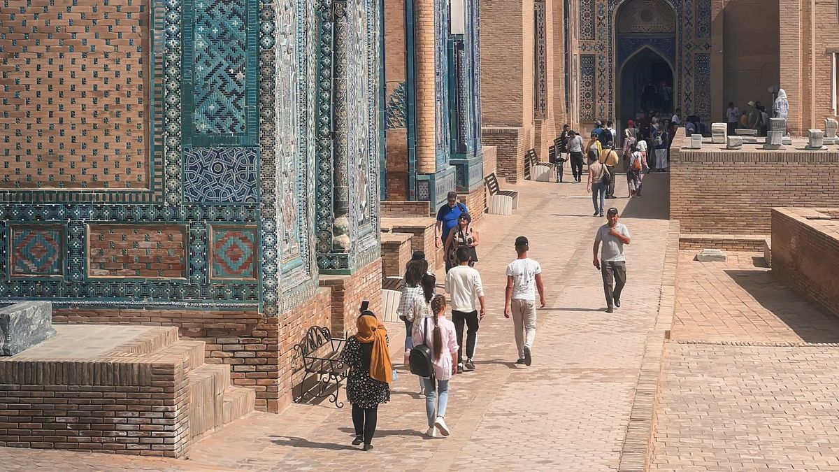 В Узбекистане туристам будут бесплатно раздавать SIM-карты — страна вводит новые виды туризма