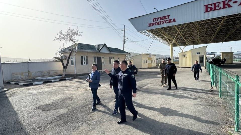 Глава Таможенной службы поручил модернизировать КПП «Бек-Абад»