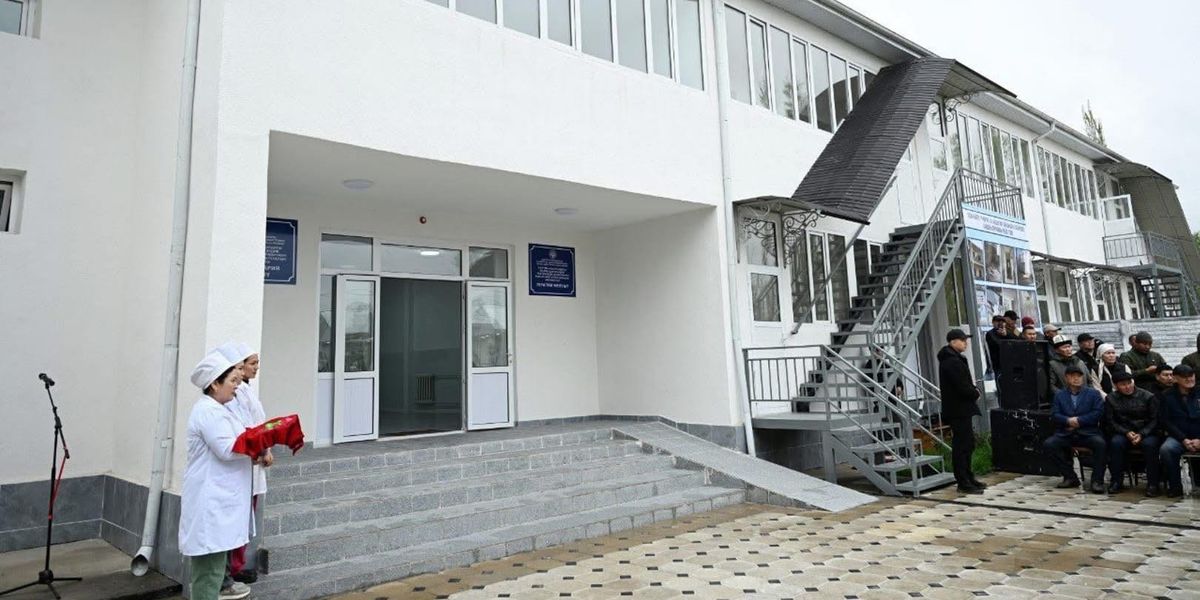 В селе Нарын открыли отделение терапии и инфекционных заболеваний за 37 млн сомов