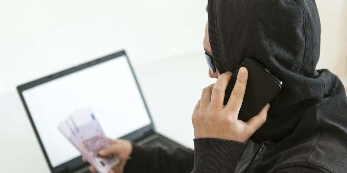 Национальный банк предупреждает о мошенниках, выдающих себя за его сотрудников