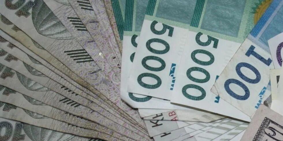 Сом укрепился ко всем валютам, кроме доллара — курс НБ КР на 9 апреля