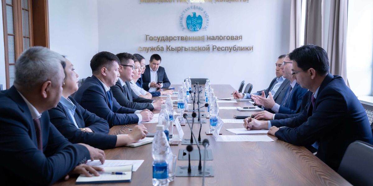 Налоговая служба и АБР обсудили поддержку предпринимательства и работу ЦОПов