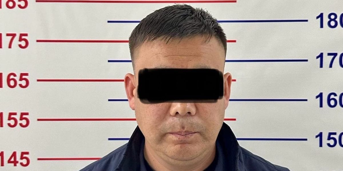 За разрешение на рекламные автонаклейки брали взятки — ГКНБ выявил схему в ГУОБДД