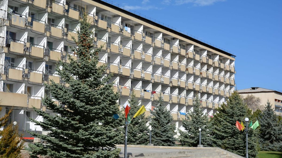 В план приватизации вошли «Кыргызское взморье», «Таза Энержи» и здание в Бишкеке — кому и зачем их передадут?