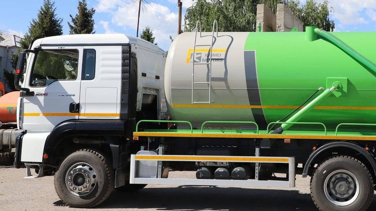 Фонд «Альянс Алтын» помог коммунальщикам Таласа приобрести спецтехнику за 5.6 млн сомов
