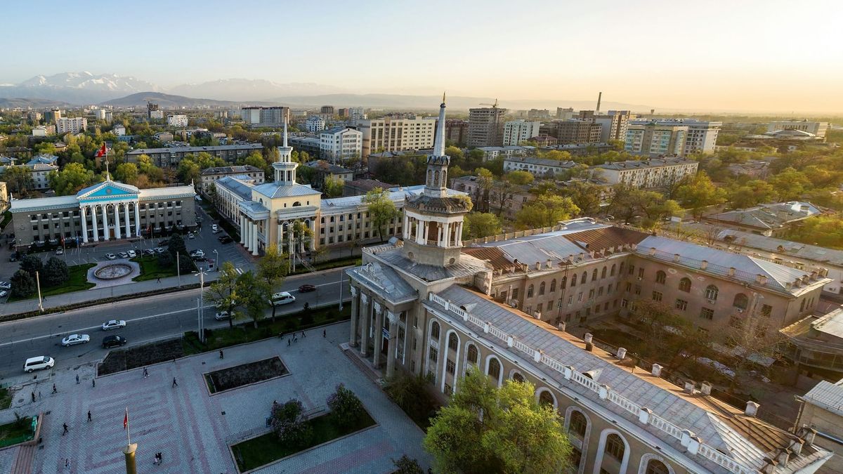 В Бишкеке временно изменено движение общественного транспорта ко Дню Победы