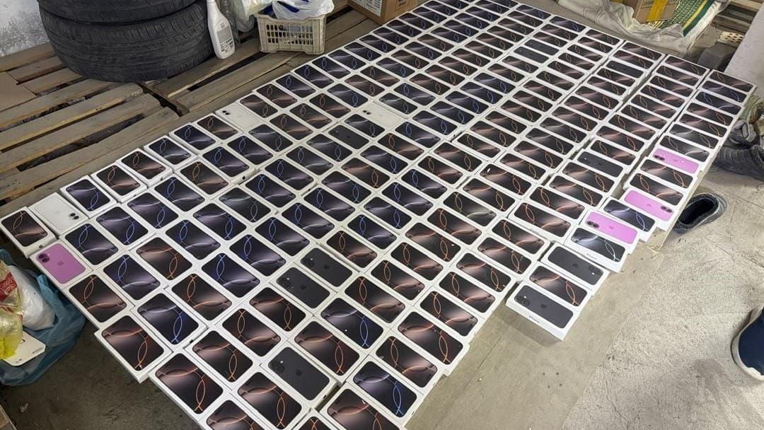 ГКНБ пресек канал контрабанды iPhone и лекарств в Ошской области