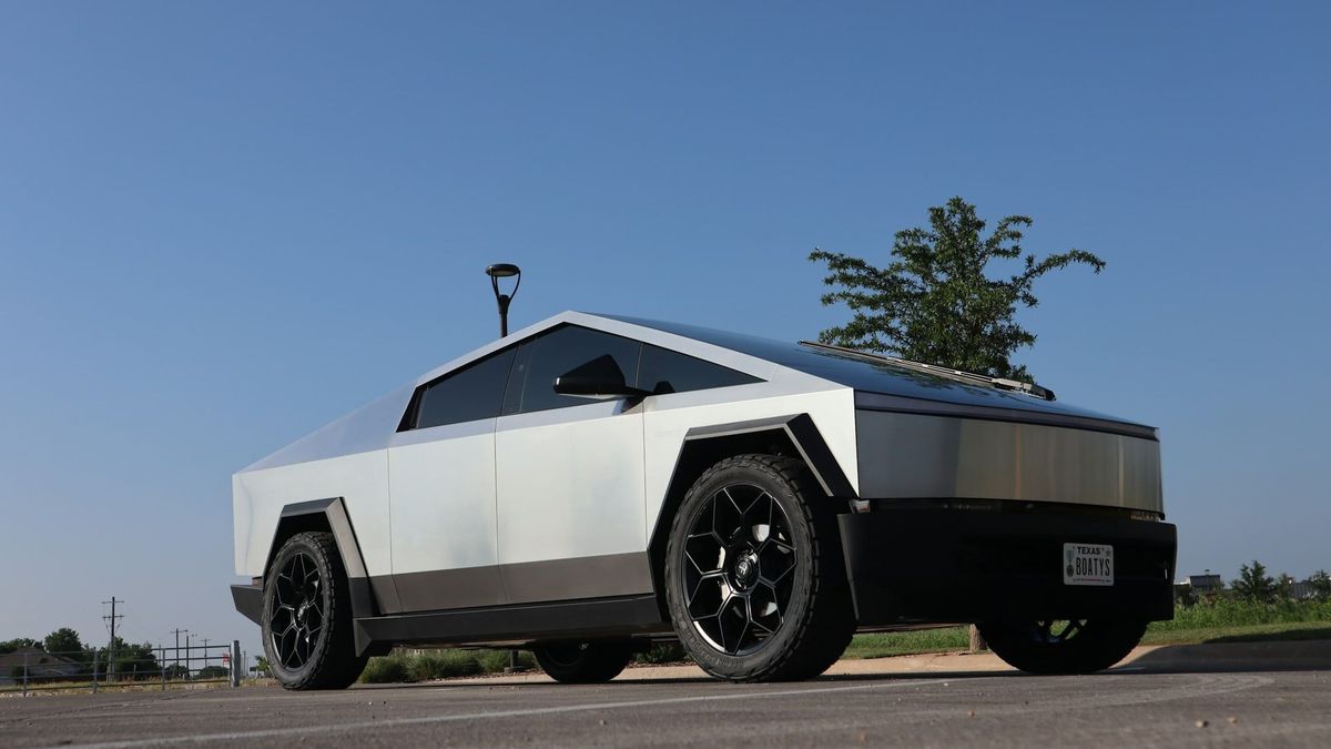 Шесть Tesla Cybertruck ввезли с нарушениями — по налогам доначислено 16 млн сомов