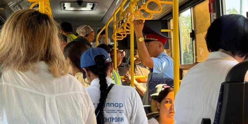 За неуплату проезда в столичном общественном транспорте оштрафовали 10 пассажиров