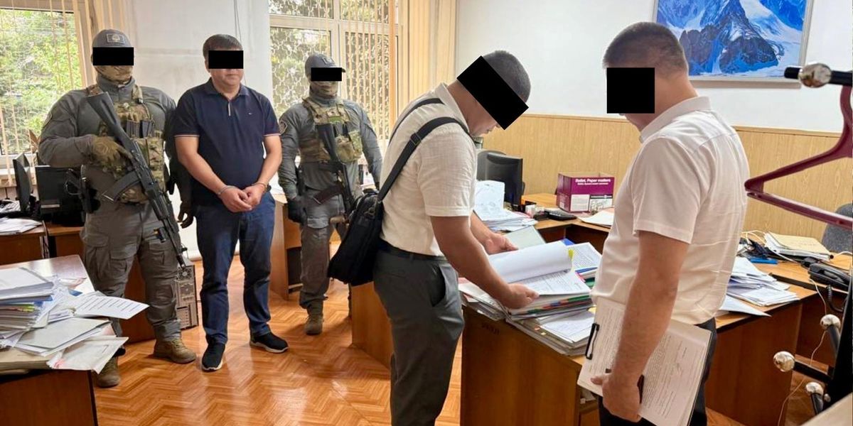 Задержан инспектор Счетной палаты – требовал взятку у дипломатов Кыргызстана