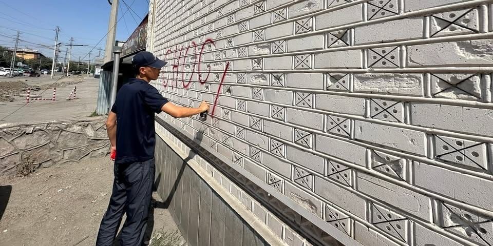 Утренний рейд с участием Женишбека Токторбаева. Фото: мэрия Оша.