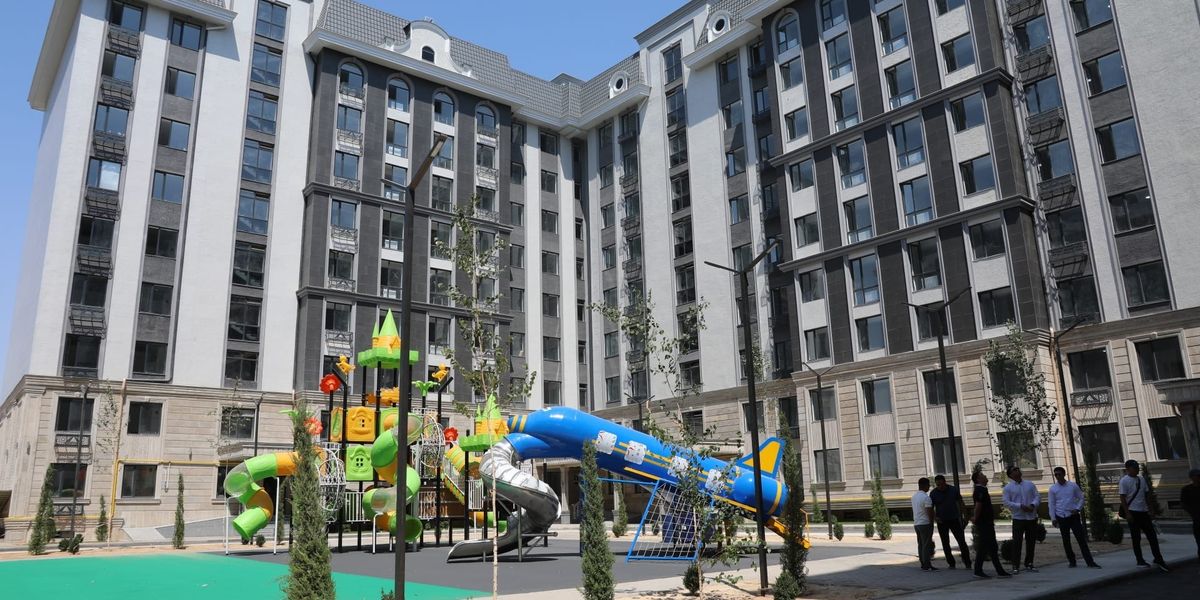 Два новых жилых комплекса ГИК готовы на 90% — Касымалиев проверил стройку в Джалал-Абаде