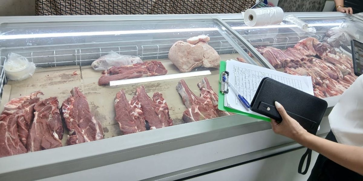 На мясном рынке в Бишкеке оштрафовали ИП за завышение цен на мясо