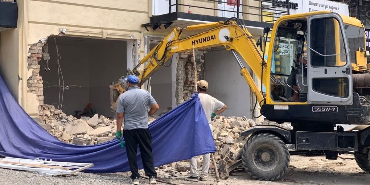 В Ала-Букинском районе начали демонтировать строения