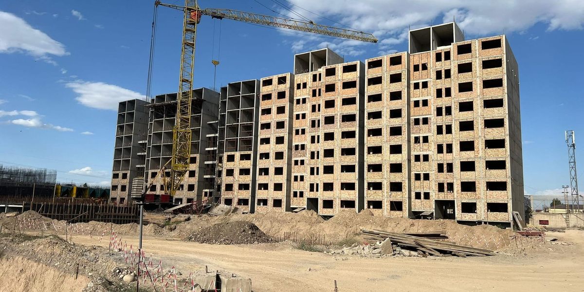 Минстрой дал «Доолот Курулуш» неделю на активизацию строительства объекта