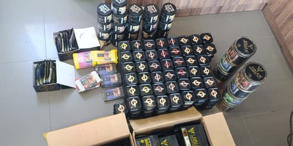 Налоговая служба изъяла в Оше незаконный табак для кальяна на 200 тысяч сомов