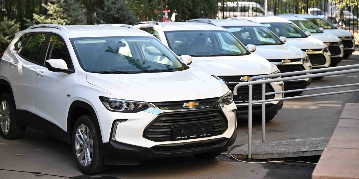 Адылбек Касымалиев вручил Министерству юстиции 25 новых служебных автомобилей