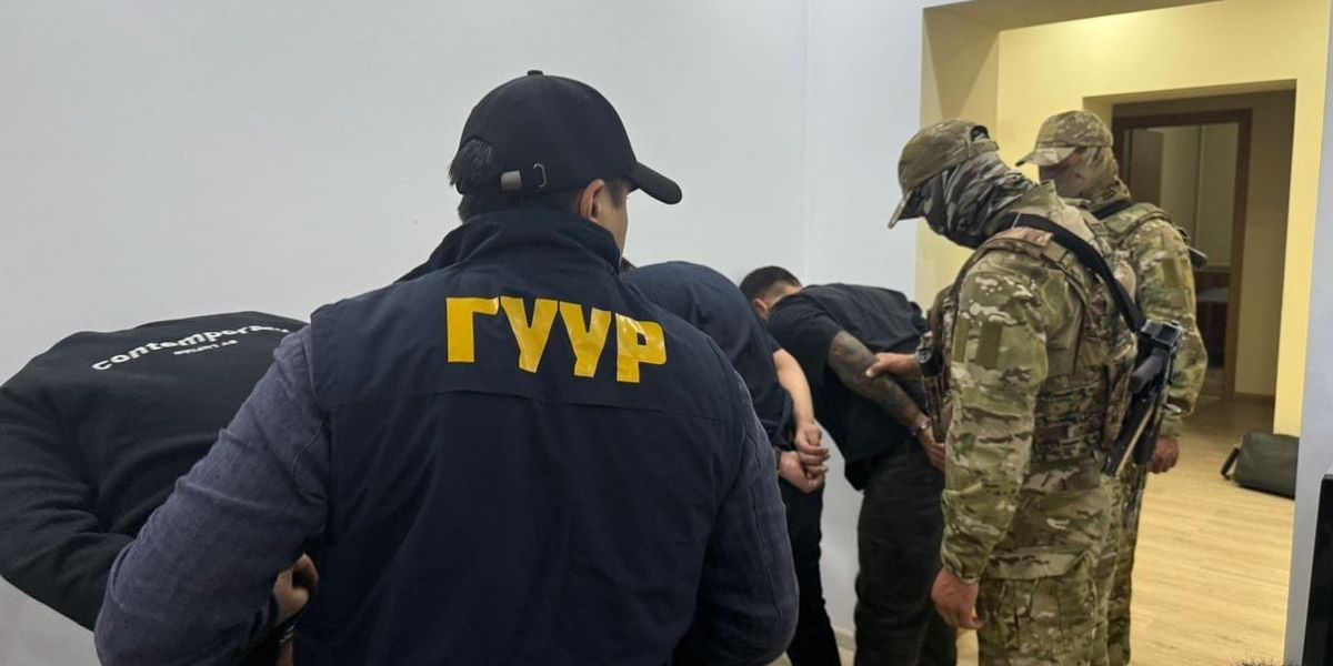 В КР обезвредили группу мошенников, «разводивших» граждан США, Канады и Европы