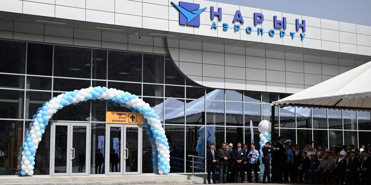 Жапаров открыл аэропорты Нарына и Казармана и рассказал о переговорах с ЕС по «черному списку»