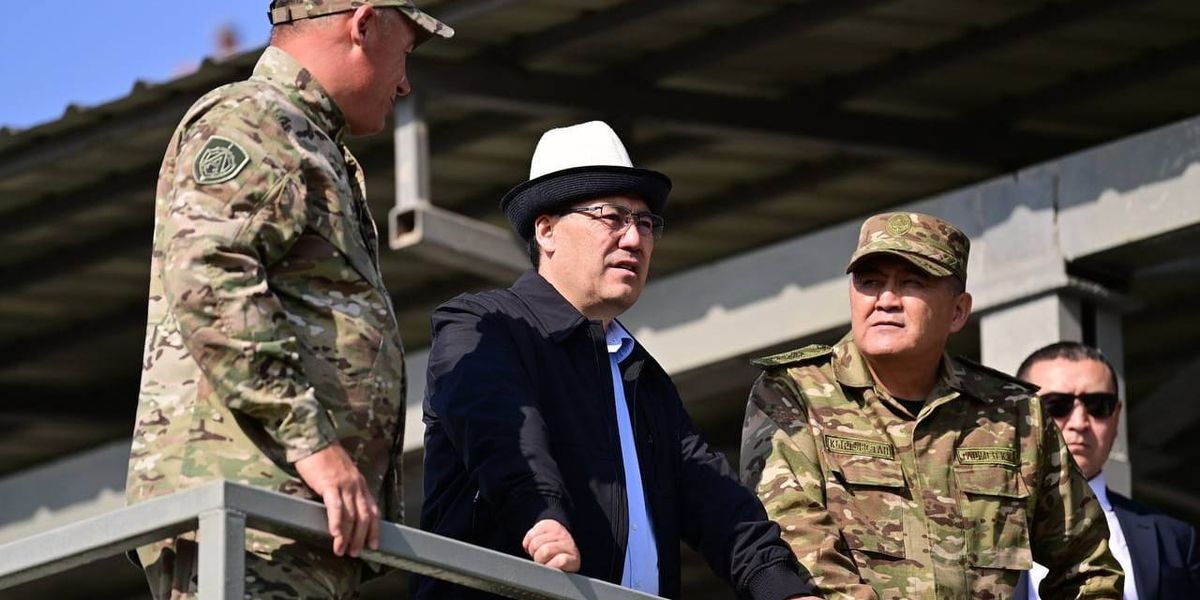 Садыр Жапаров открыл учебно-тренировочный центр ГКНБ в Джалал-Абадской области