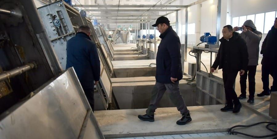 Новые дороги, снос объектов, ремонт детсада и $56 млн на очистные сооружения — итоги выезда мэра Бишкека