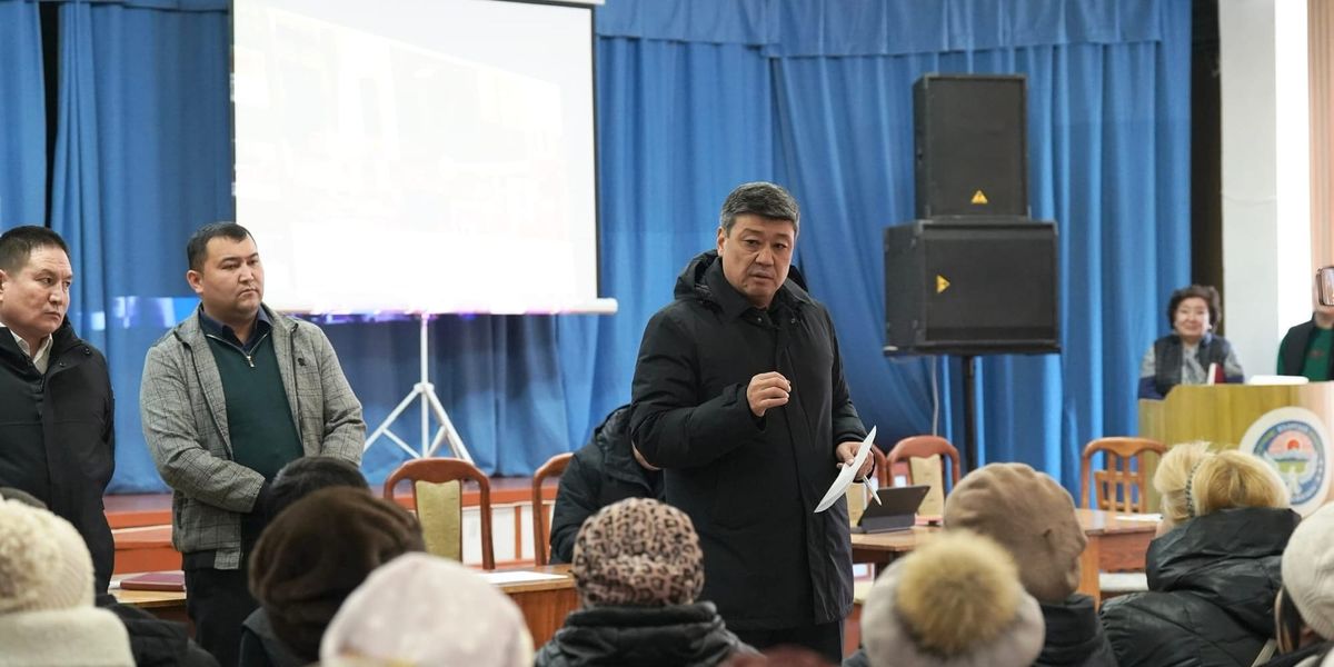 Кабмин КР готовит меры по поддержке Майлуу-Сууйского лампового завода
