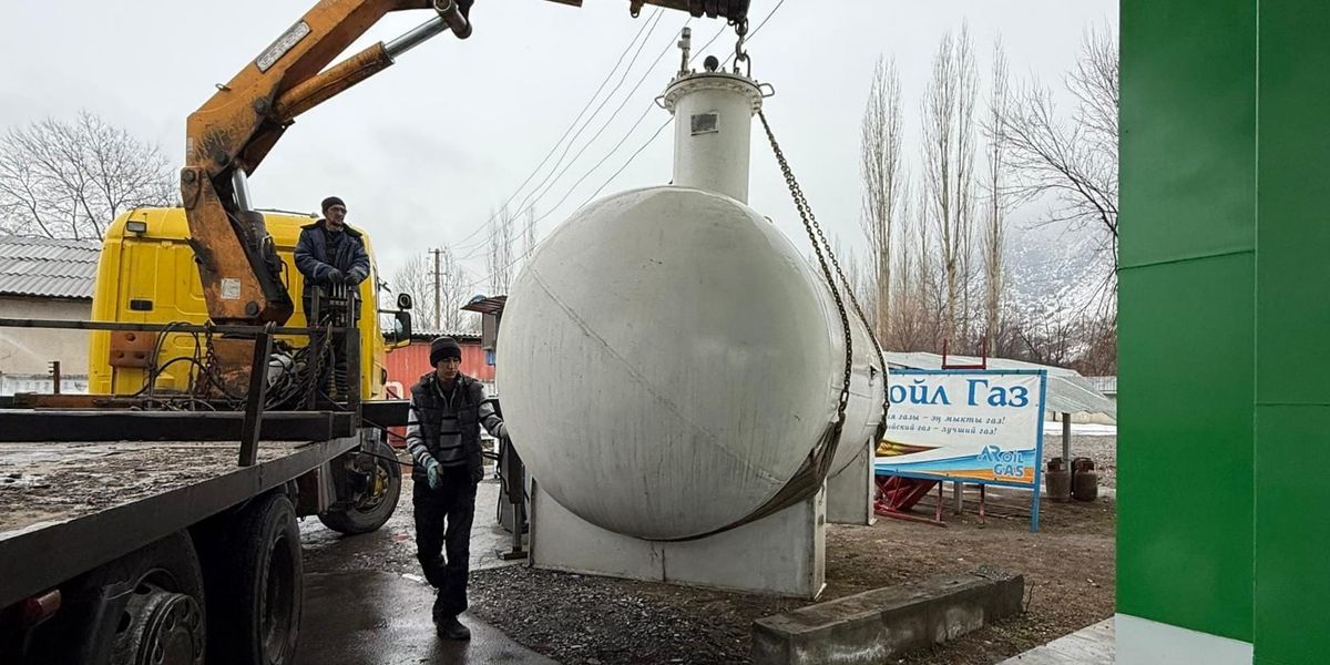 В Гульче демонтировали незаконную автогазовую станцию