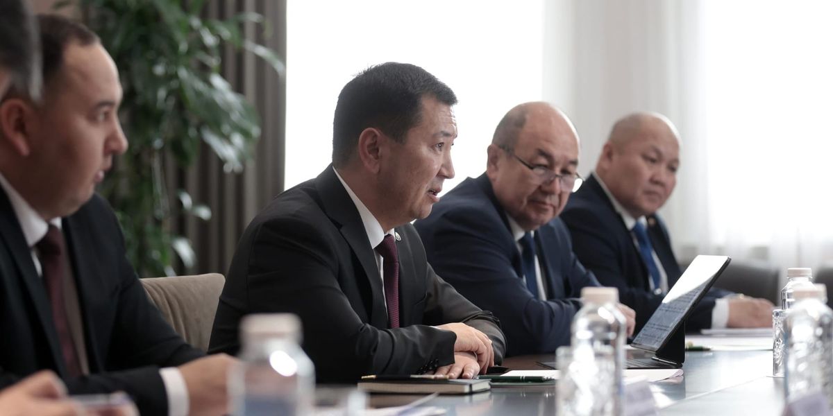 Встреча Эрлиста Акунбекова с Оксаной Лут и Сергеем Данквертом в Москве.