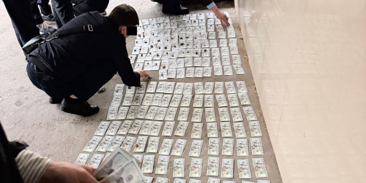 ГКНБ КР 2026, СВР МВД новости, вымогательство взятки Кыргызстан, УВД Ленинского района, снятие с розыска за деньги, Ленинский суд Бишкека, коррупция в милиции КР