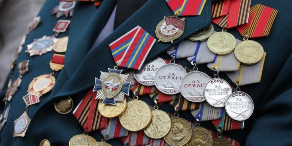 Ветераны ВОВ в Кыргызстане 2026, выплаты к 9 мая Бишкек, Садыр Жапаров помощь ветеранам, блокадники Ленинграда в КР, узники концлагерей Кыргызстан, новости Минсоцразвития КР, День Победы 2026