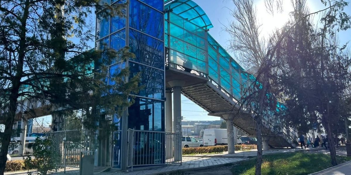 В мэрии Бишкека предложили выдавать чипы для доступа к лифтам в переходах